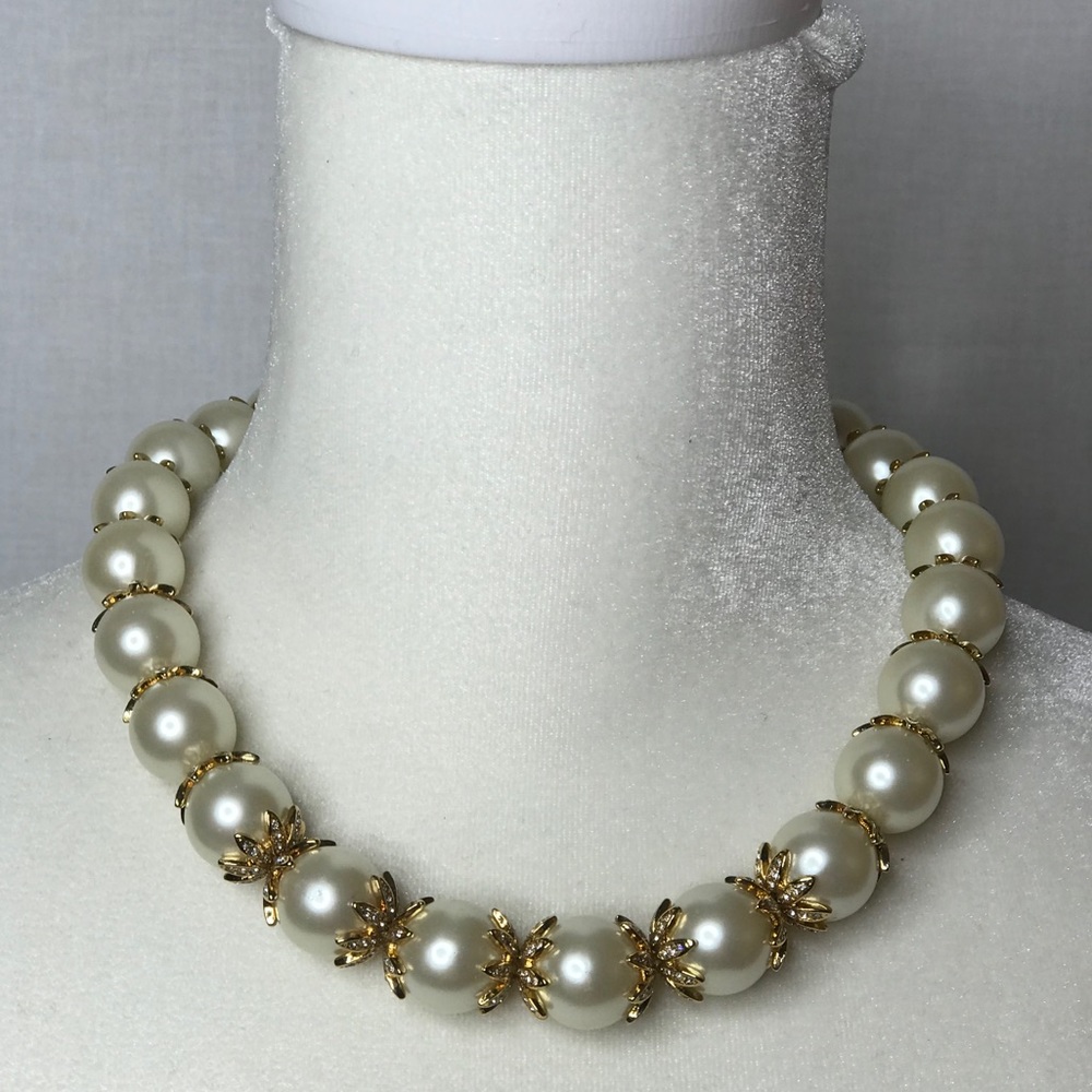 Ann Taylor Pearl and Gold Statement Necklace